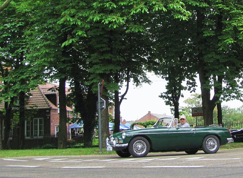 MG & Oldies Happening (25).JPG